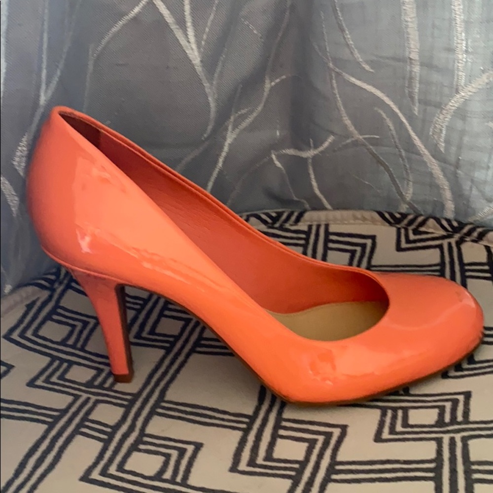 3 1/4 inch cream orange heel new never worn